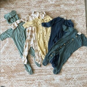 Kate Quinn 0-3 month pajama lot with booties